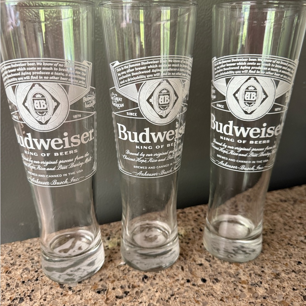 Budweiser Clear Glass Drinkware Set with Iconic Logo